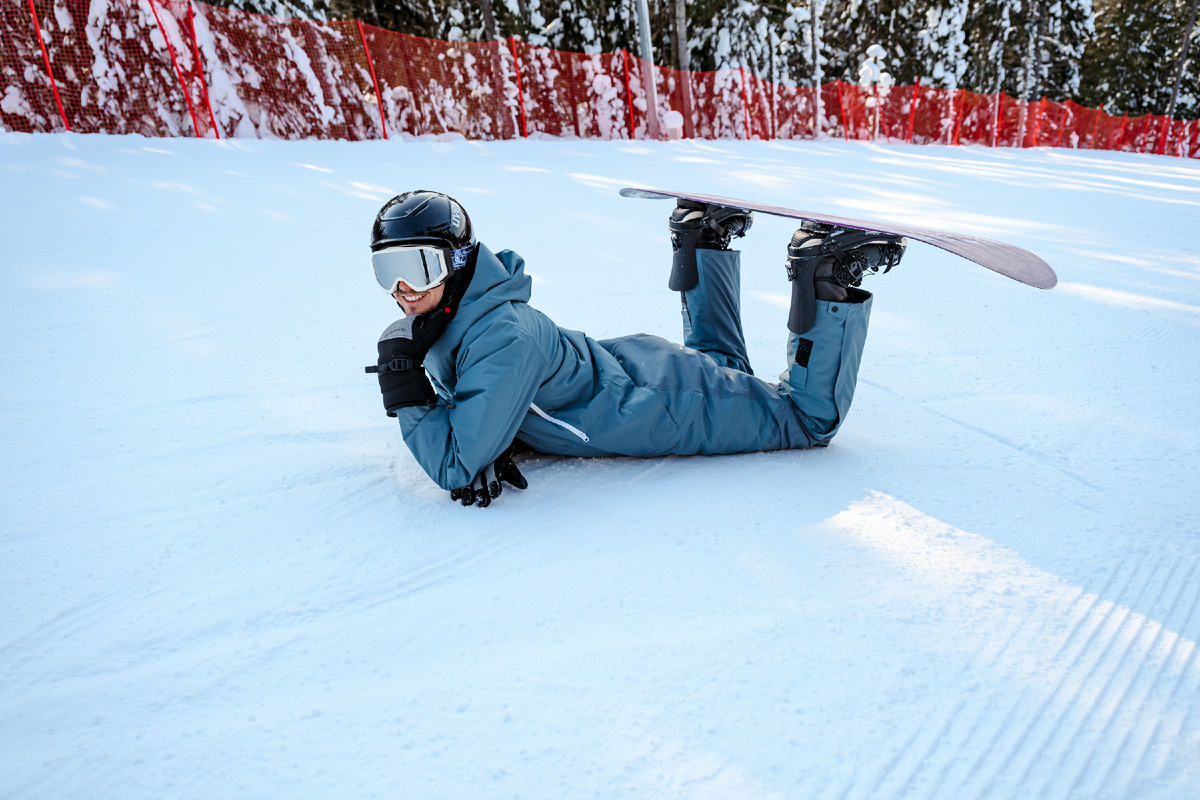 Комбнезоны Gravity 2.0 от Dragonfly отлично подходят для катания как на сноубоде, так и на лыжах   