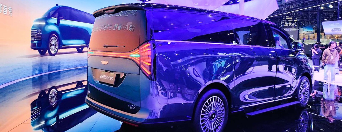    Китайцы обожают минивэны, поэтому Geely Galaxy V900 точно заинтересует покупателей. / Фото: Юрий Зубко / РГ