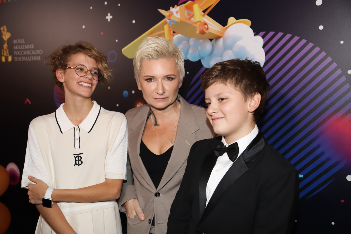 Диана Арбенина с детьми. Фото из открытых источников.
