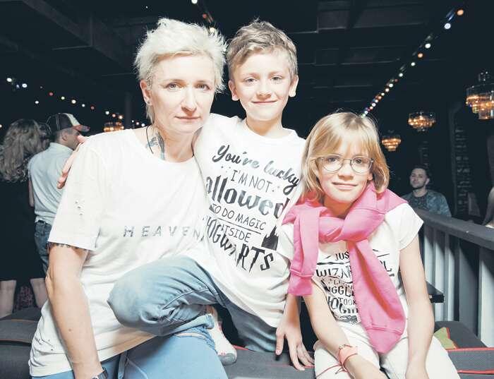 Диана Арбенина с детьми: сыном Артемом и дочерью Мартой. Фото из открытых источников.