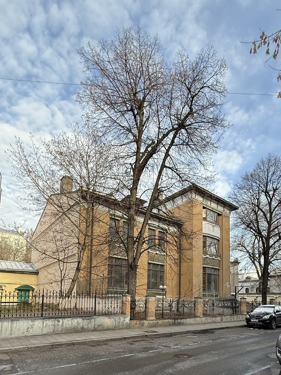 Фото автора канала. Особняк М.Ф. Якунчиковой.