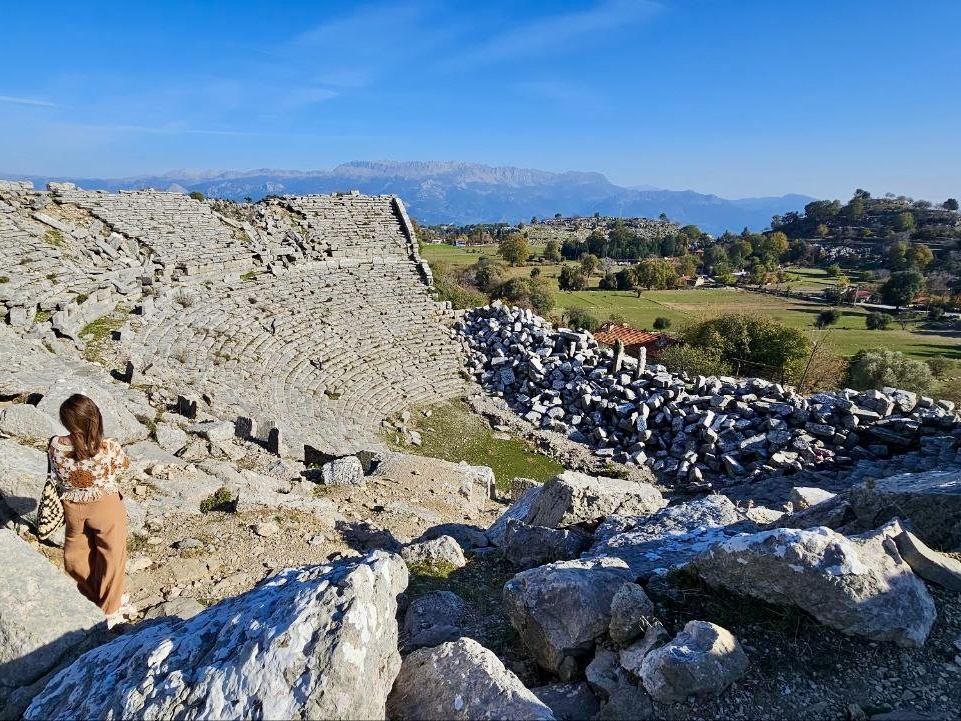 Амфитеатр Сельге. Листайте дальше, чтобы увидеть больше.