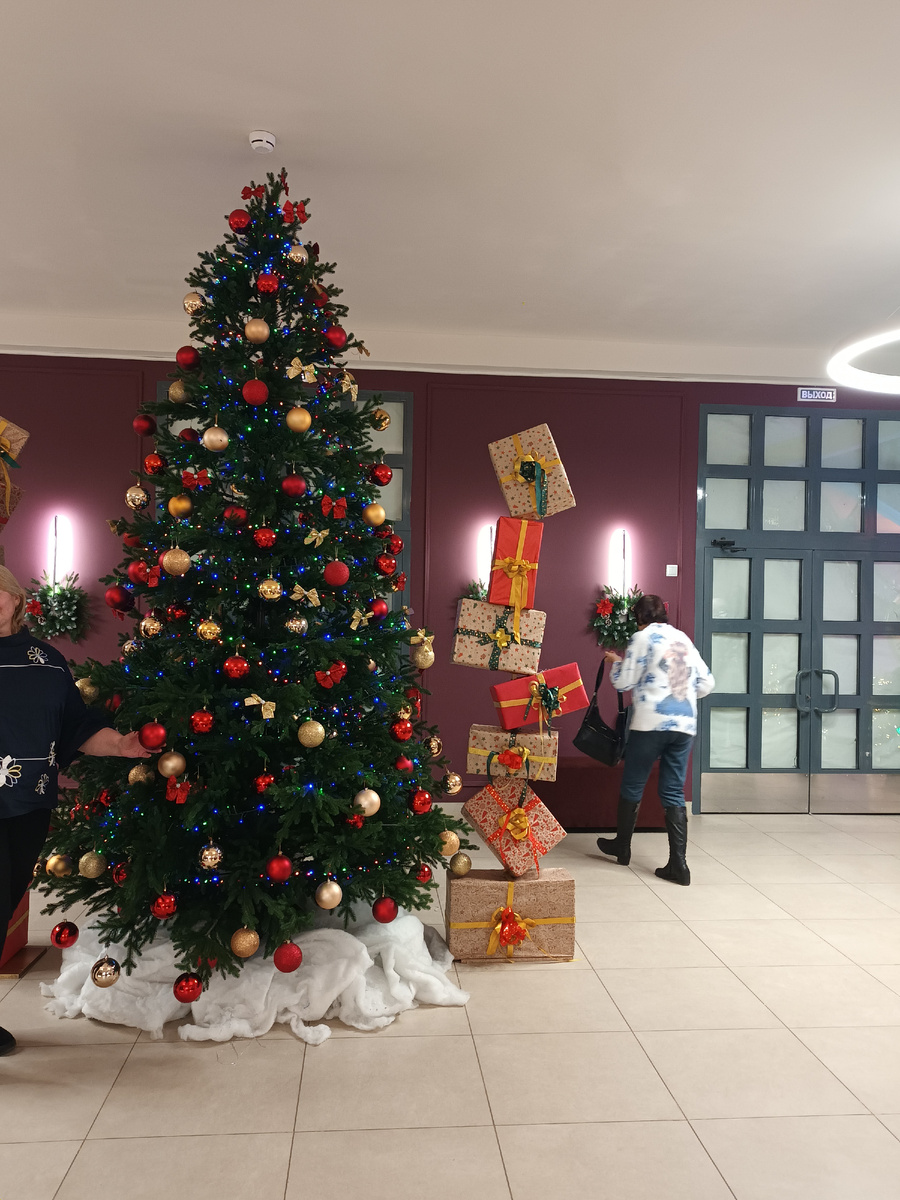 В холле ДК г.Люберцы