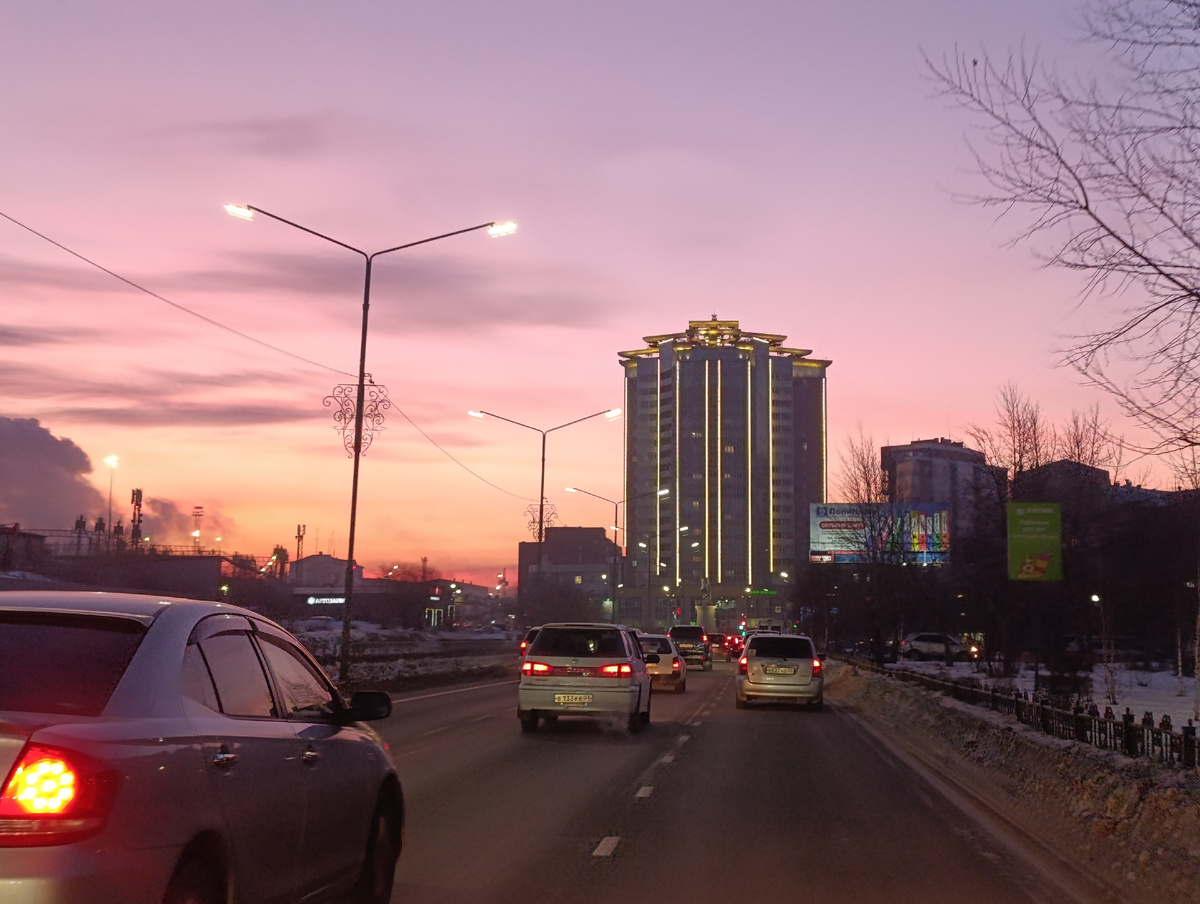 Рассвет в городе. Из архива автора.