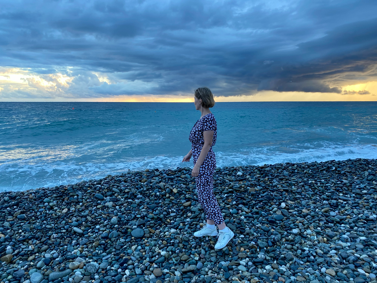 В прошлый раз я была в Сочи в 2022 году на отдыхе, а теперь приехала сюда по важному делу!