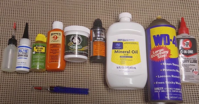 Фото с сайта https://www.knifeventure.com/best-oil-for-folding-knives/