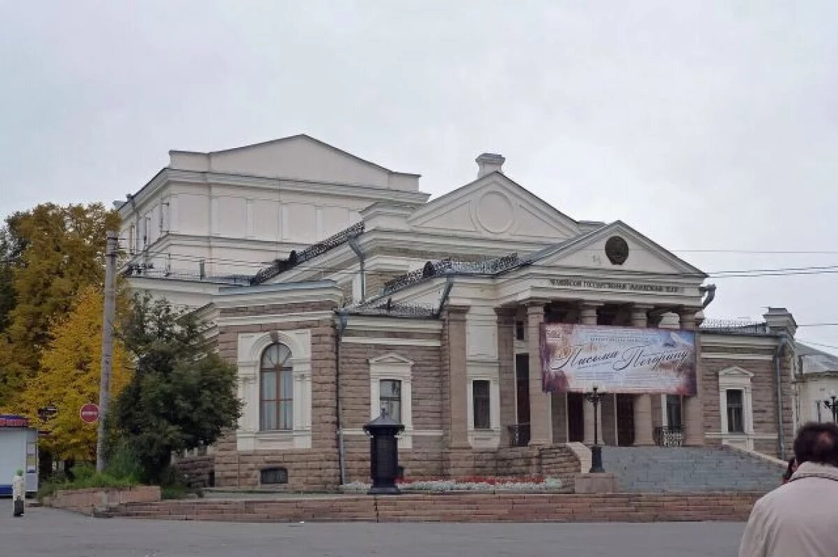    Артистка Молодёжного театра Наталья Антонова отметила 75-летний юбилей