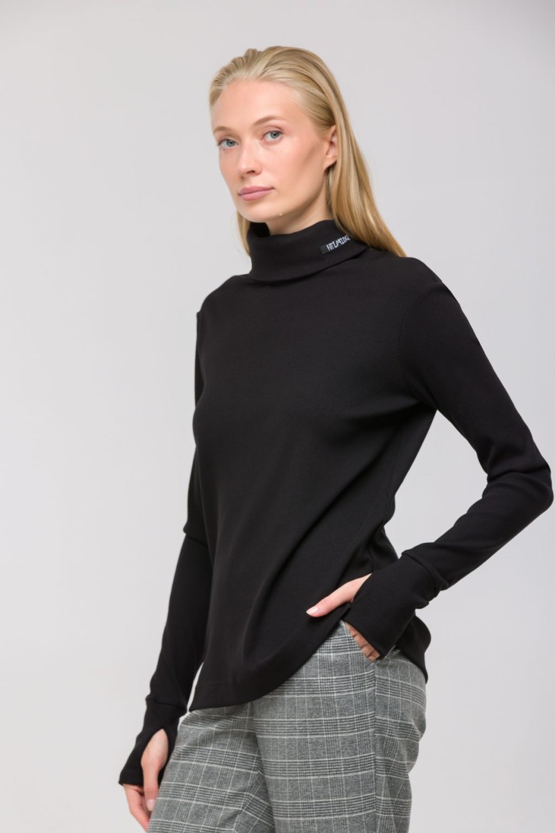 Чёрная водолазка