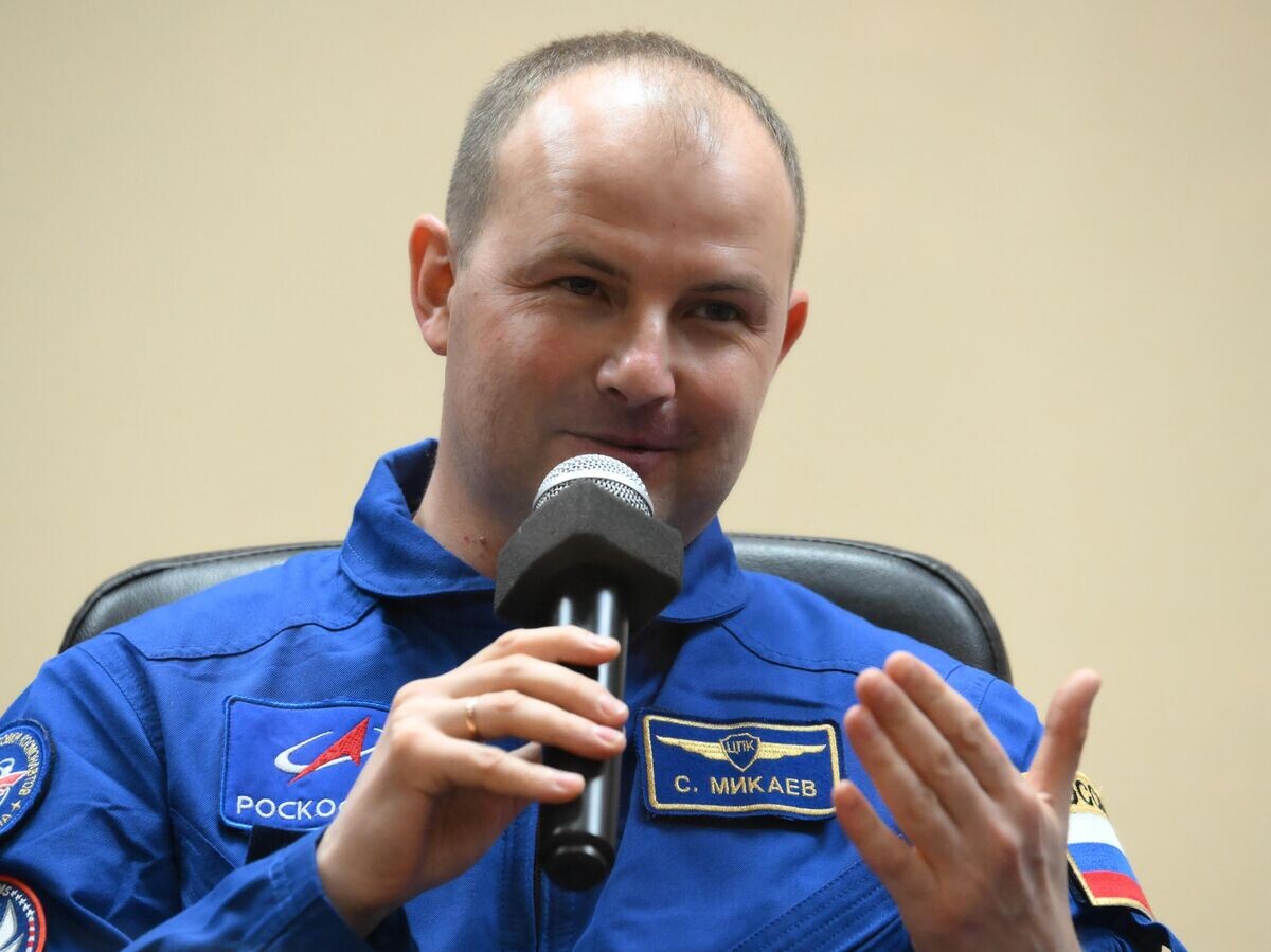    Космонавт Роскосмоса Сергей Микаев во время пресс-конференции на космодроме Байконур в Казахстане© РИА Новости / Григорий Сысоев
