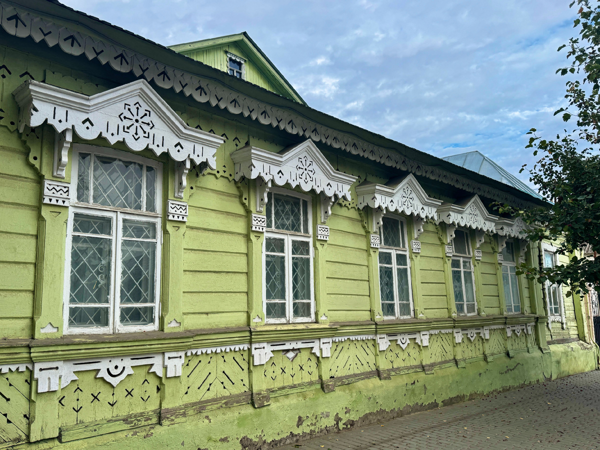 В Ельце даже дома кружевные. Фото автора.