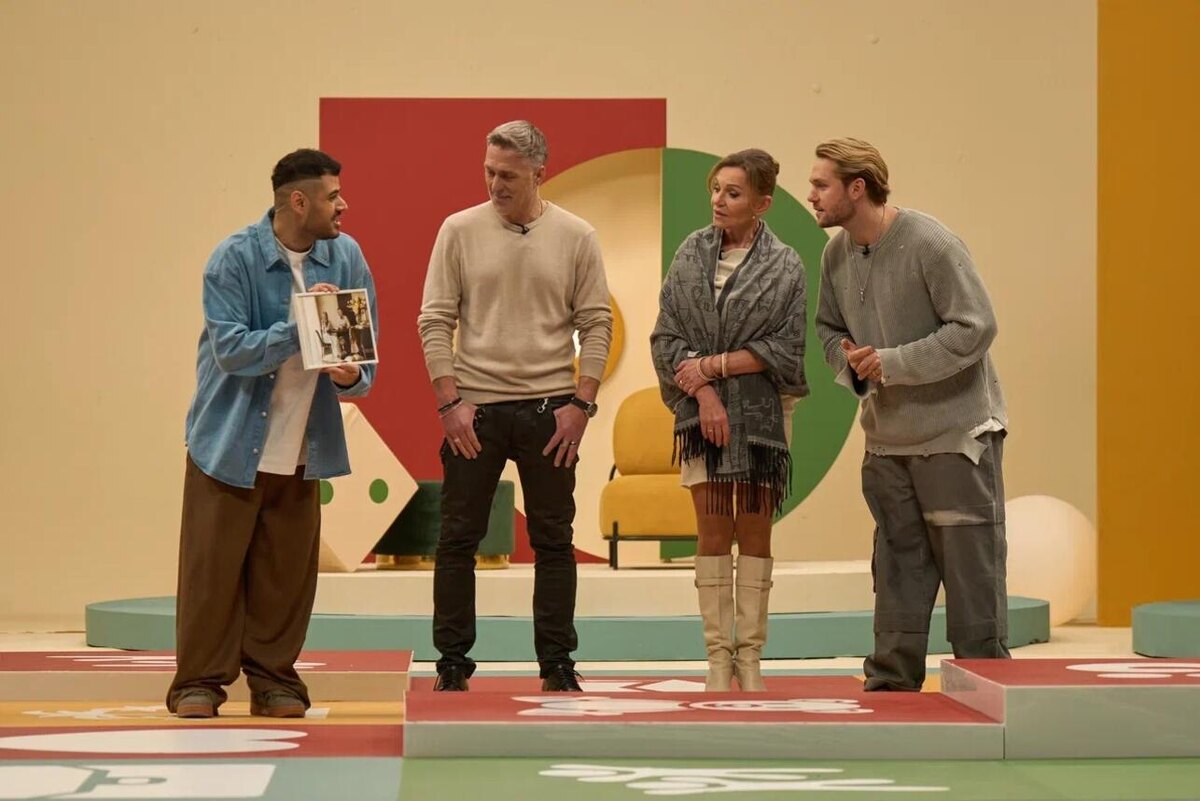    Роман Каграманов и Влад Соколовский с родителями предоставлено Пресс-службой