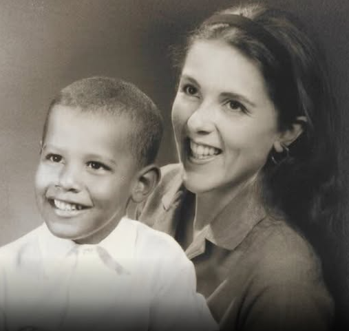 Энн и её сын Барак