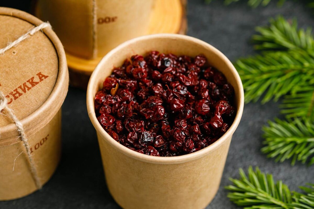    Тайный рецепт брусничного морса с корицей, который передавали охотники из поколения в поколение