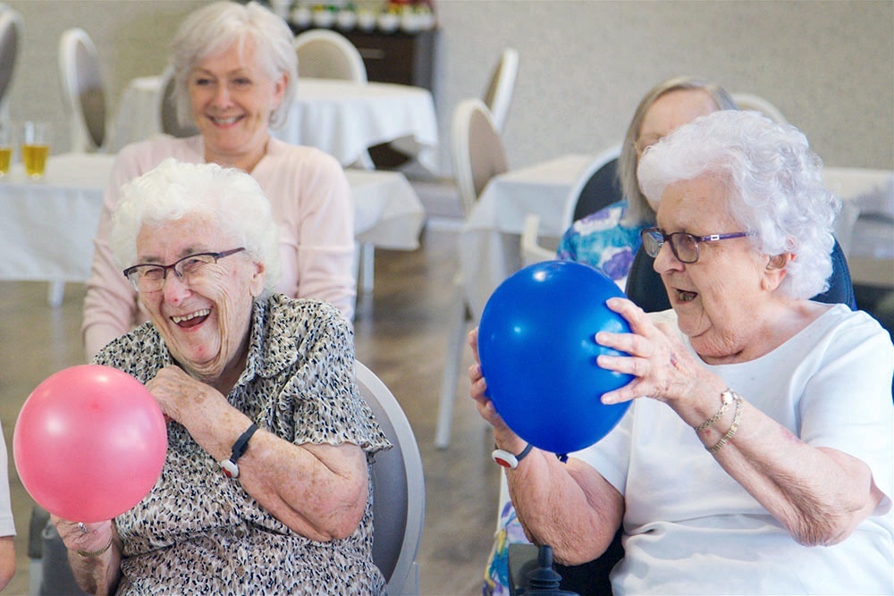    Секрет долголетия - в генетике, правильно подобранном рационе питания, активном образе жизни, общении, позитивном настрое и жизнелюбии. / Фото: iStock