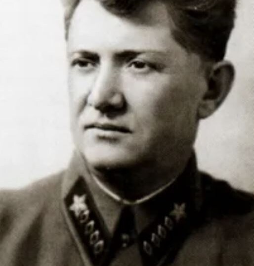 Свояк Сталина и ещё сорок чекистов: кого Берия отправил под расстрел за фабрикацию дел