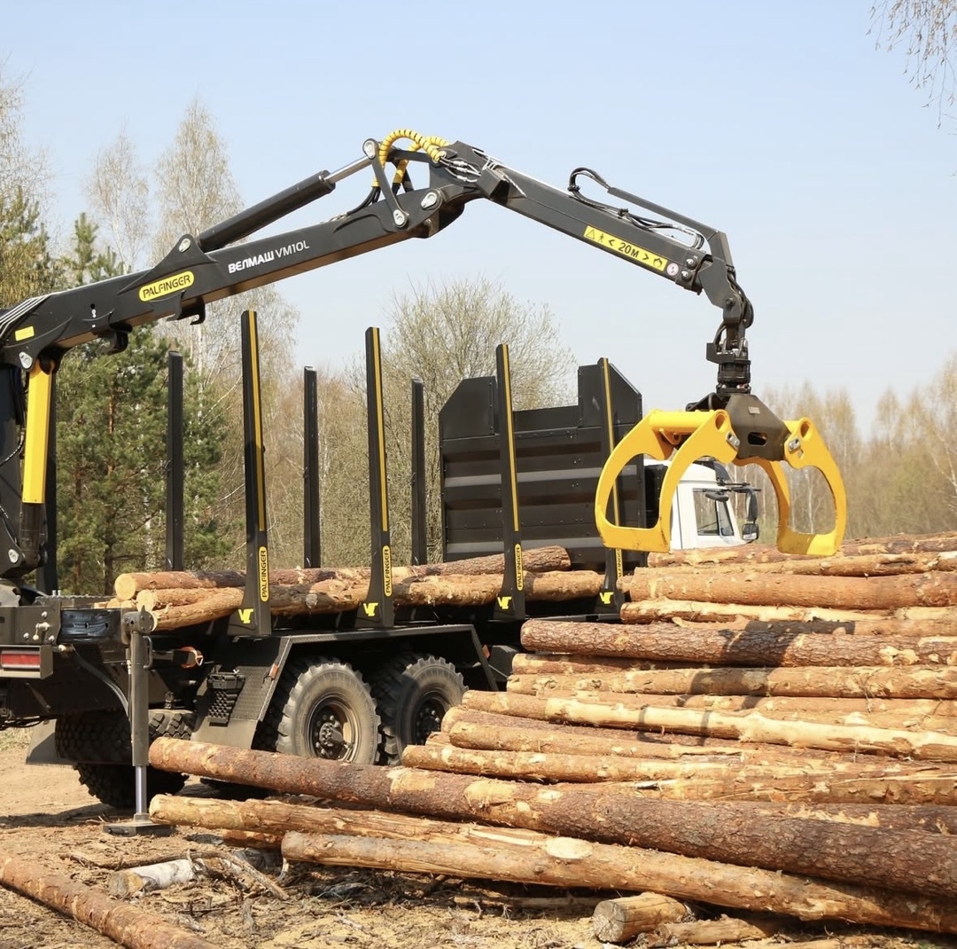 Лесовоз МАЗ с манипулятором ВЕЛМАШ