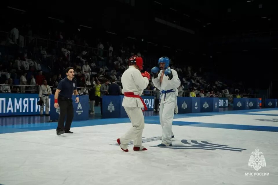    Пожарный из Республики Алтай на всероссийских соревнованиях. Источник: ГУ МЧС России по Республике Алтай