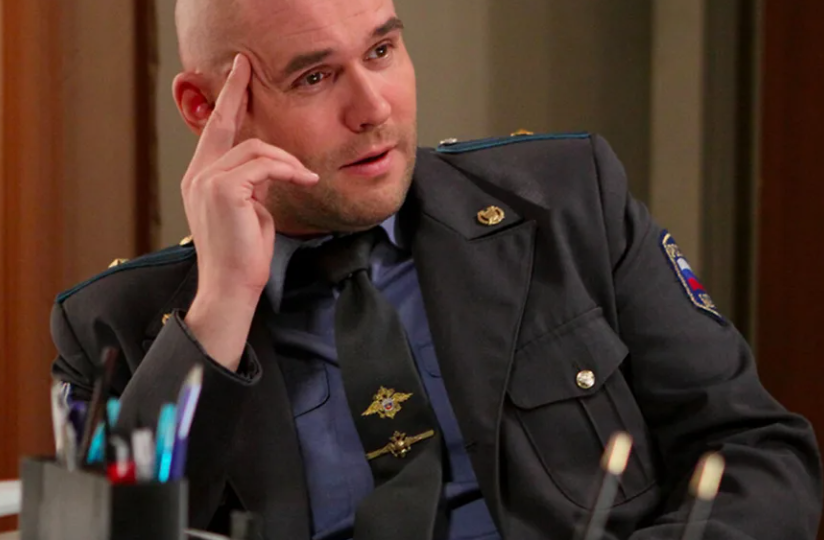 50 лет исполнилось, а штампа в паспорте все нет. С какими коллегами звезда "Глухаря" крутил роман и почему ни с кем не сошелся?