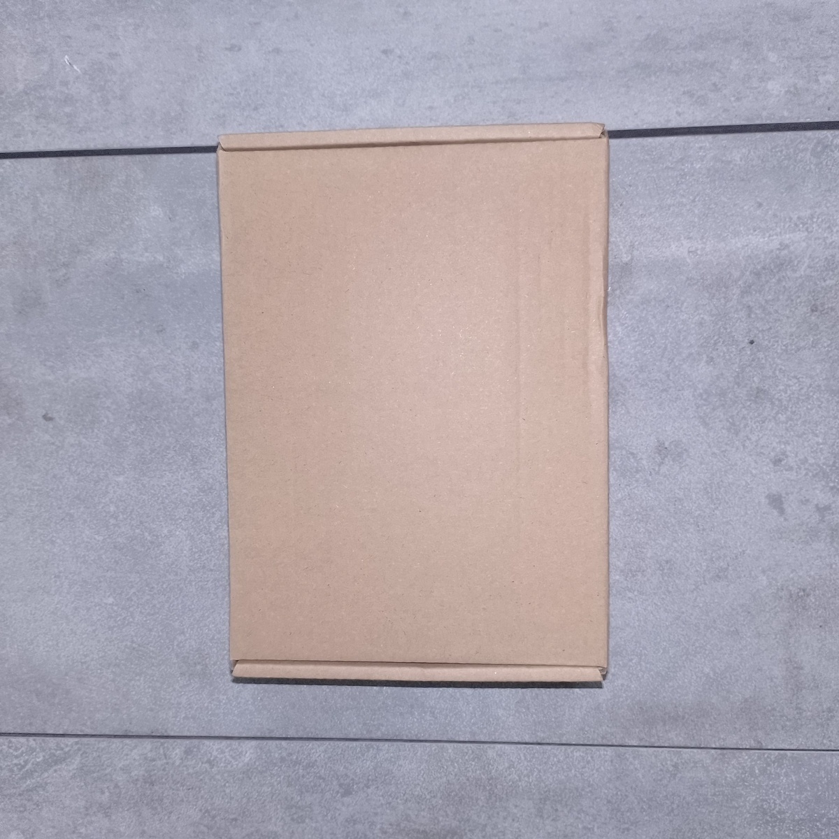    1 — Коробка издания без наклеек от продавца Ozon.