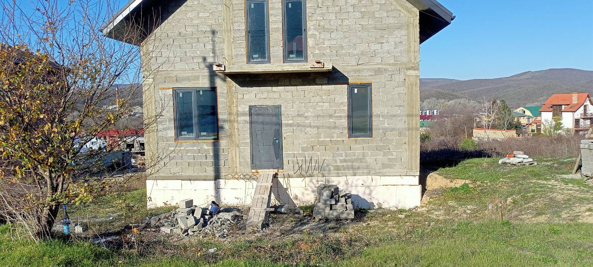 Новый дом строится