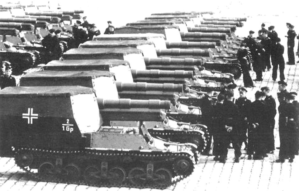 Артиллерия бригады на параде