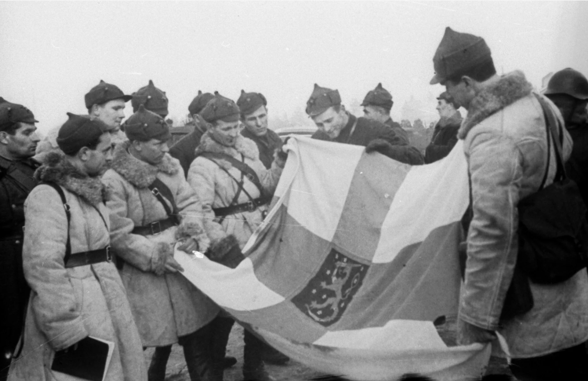 "Зимняя война" с Финляндией. Источник - https://rg.ru/2024/11/30/krov-na-snegu.html