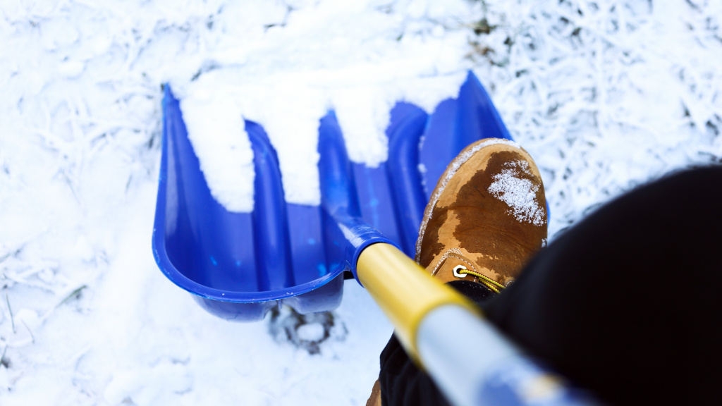    В Югре растёт спрос на дворников