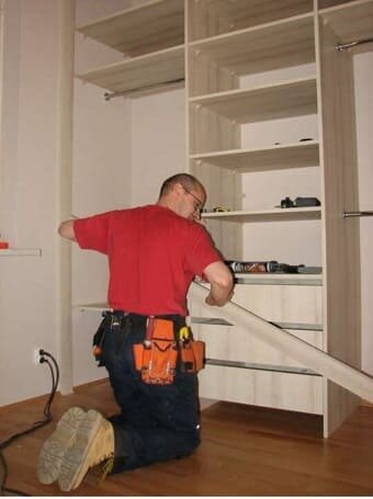мастер по ремонту шкафа