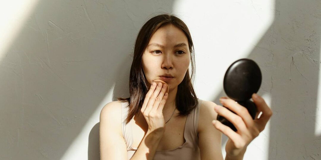 2 версии: как становятся нарциссом?