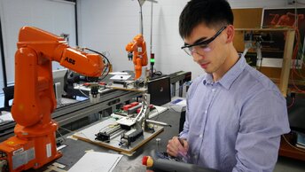 Школьный надзиратель: как ИИ превратился из помощника в контролера