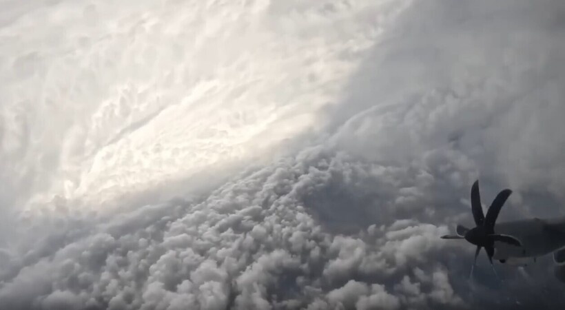    Внутри шторма: охотники за штормами показали стену «глаза» урагана