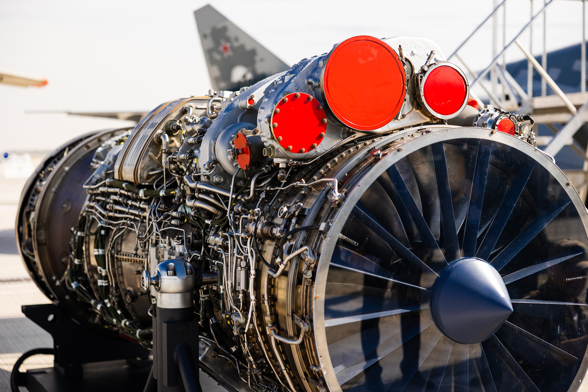 Двигатель 177С на открытом стенде ОДК на международной выставке Dubai Airshow 2025 © Пресс-служба ОДК