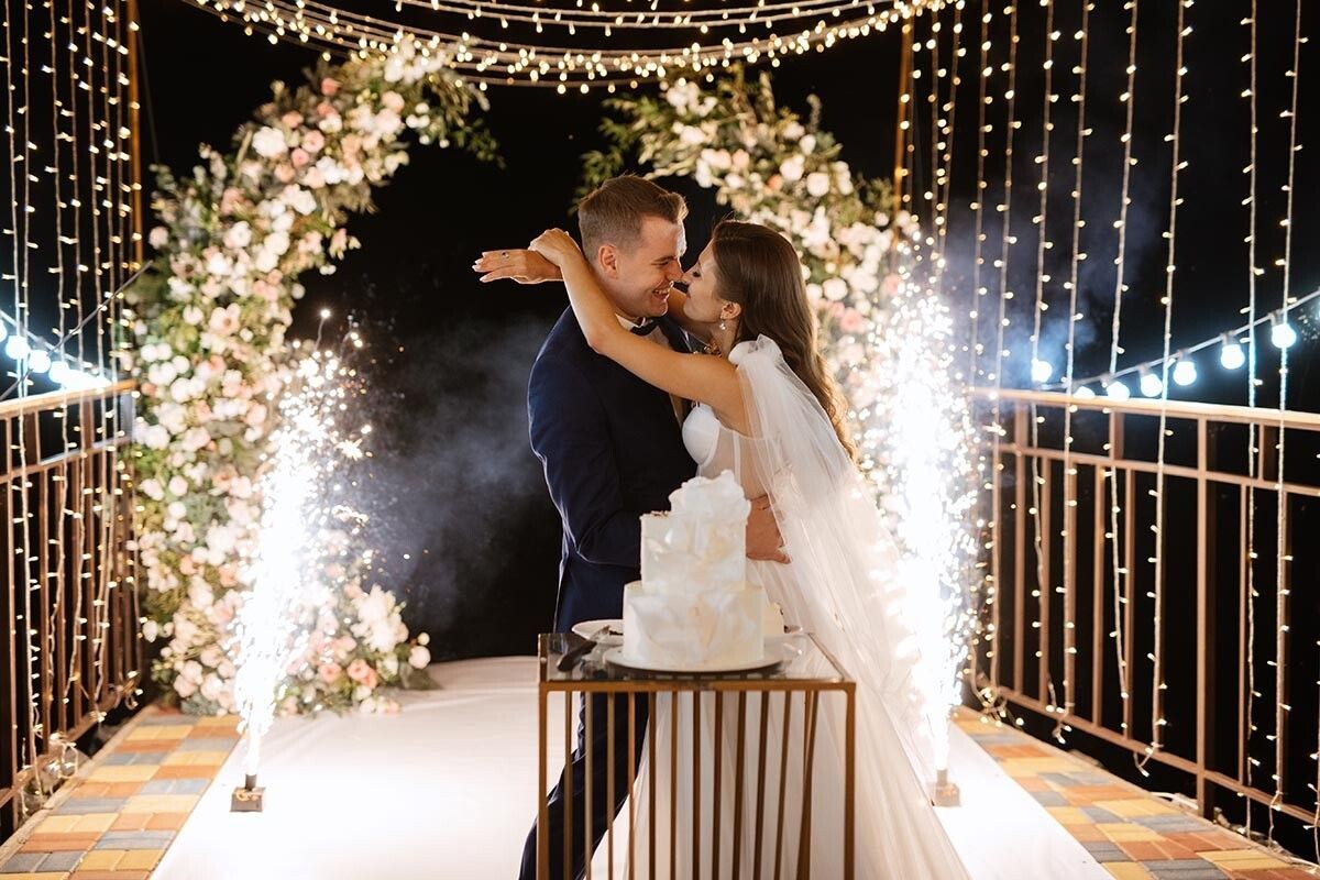 Свадьба — это не только радостное событие, но и множество хлопот. Источник: Omelnytskyi / Shutterstock / FOTODOM📷
