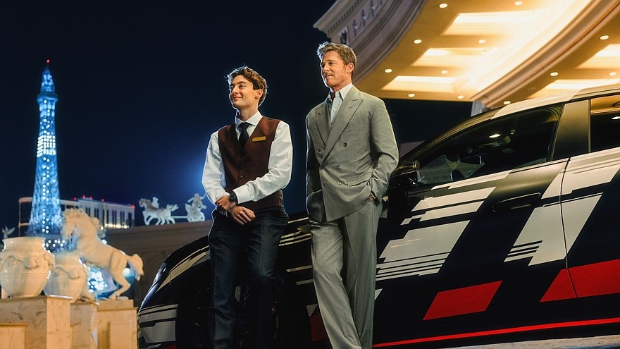    Джордж Расселл и Брэд Питт