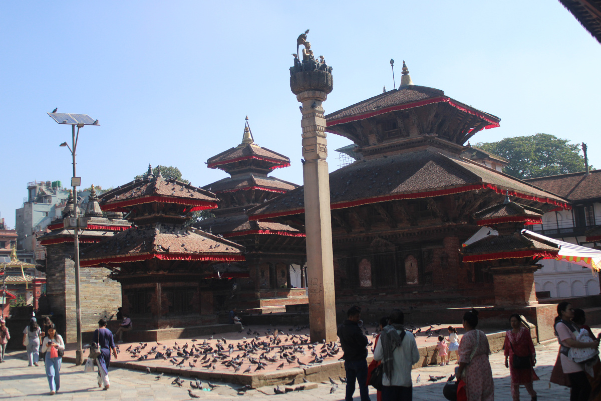 Храмы и колонна