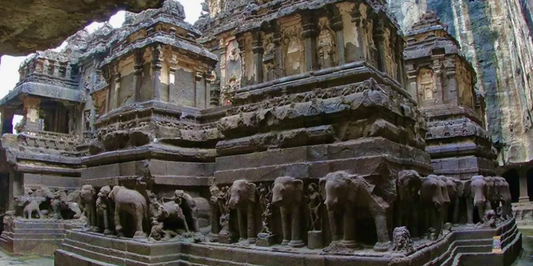 Храм, который не строили — а вырезали. И сверху вниз!