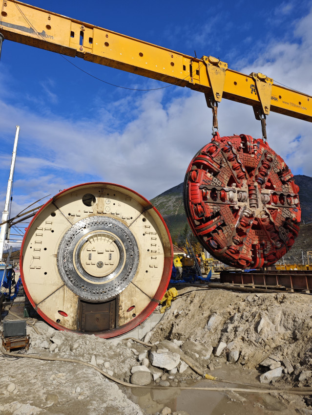 Перемещение ротора на строительстве БАМа с помощью портальной системы GP 1100