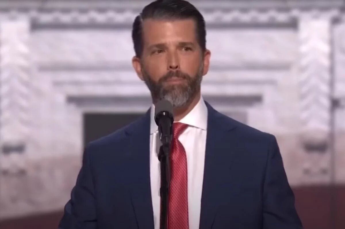    Трамп-младший обвинил критиков Уиткоффа в срыве мирных инициатив