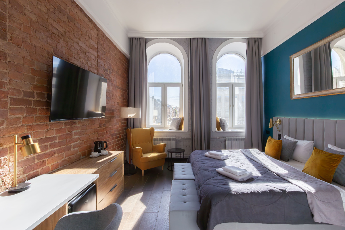 Номер в Петербурге - Джуниор Сьют с видом на Невский проспект