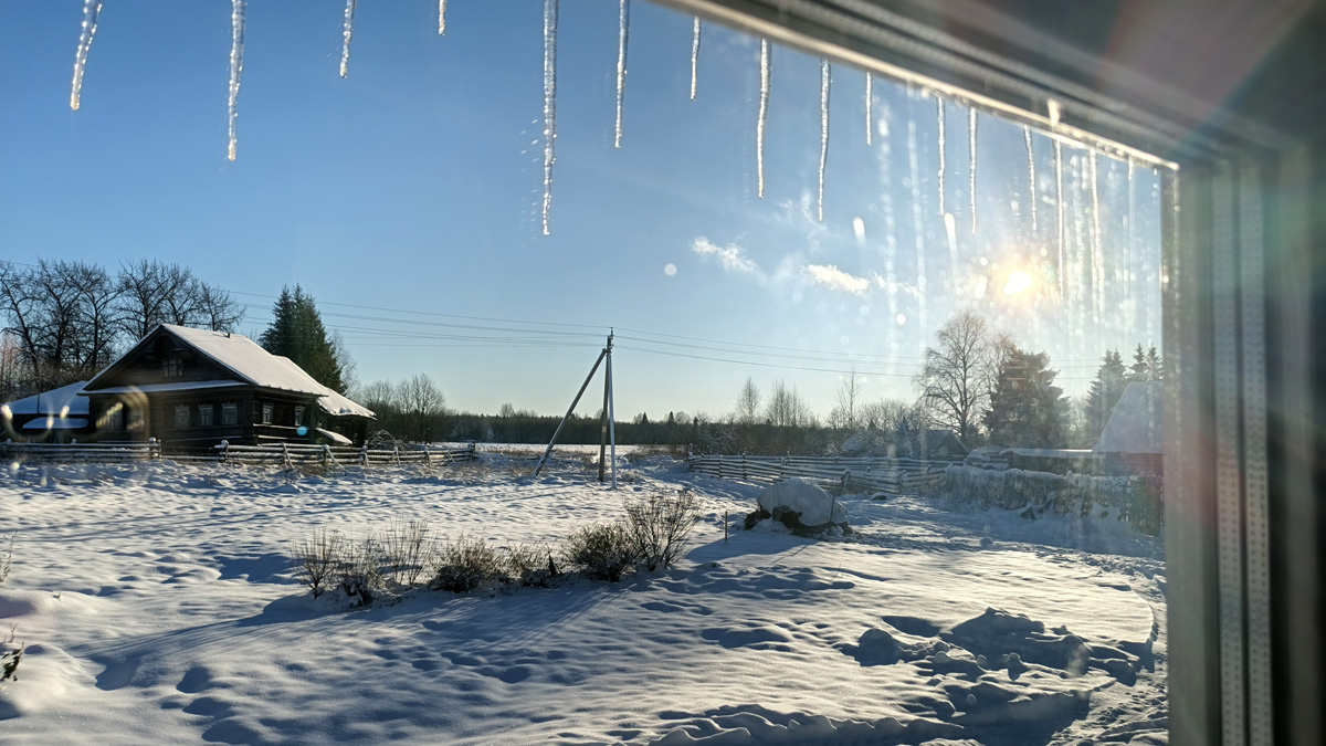 Вид из окна. Вчера был солнечный денек