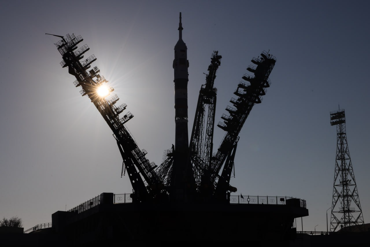 Ракета с кораблём "Союз МС-28" на борту (фото: Максим Фроянц)