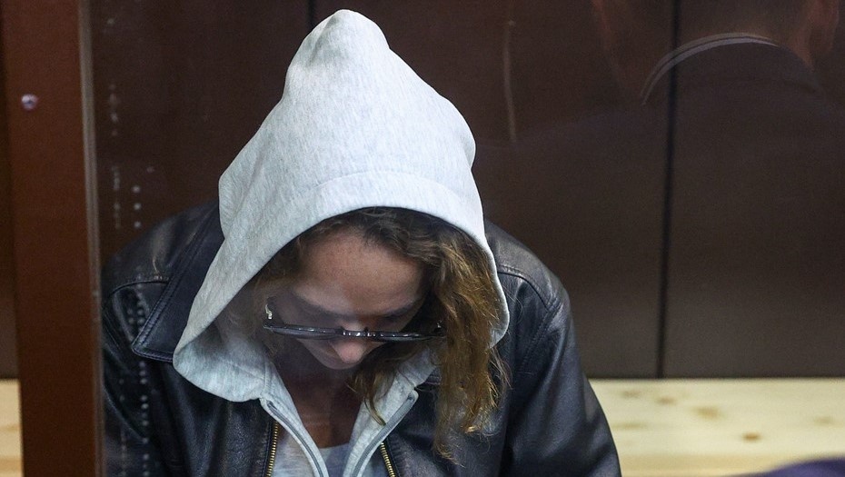 Автор фото: Сергей Булкин/ТАСС. Актриса Аглая Тарасова в Домодедовском суде Московской области во время избрания меры пресечения по делу о контрабанде наркотиков.