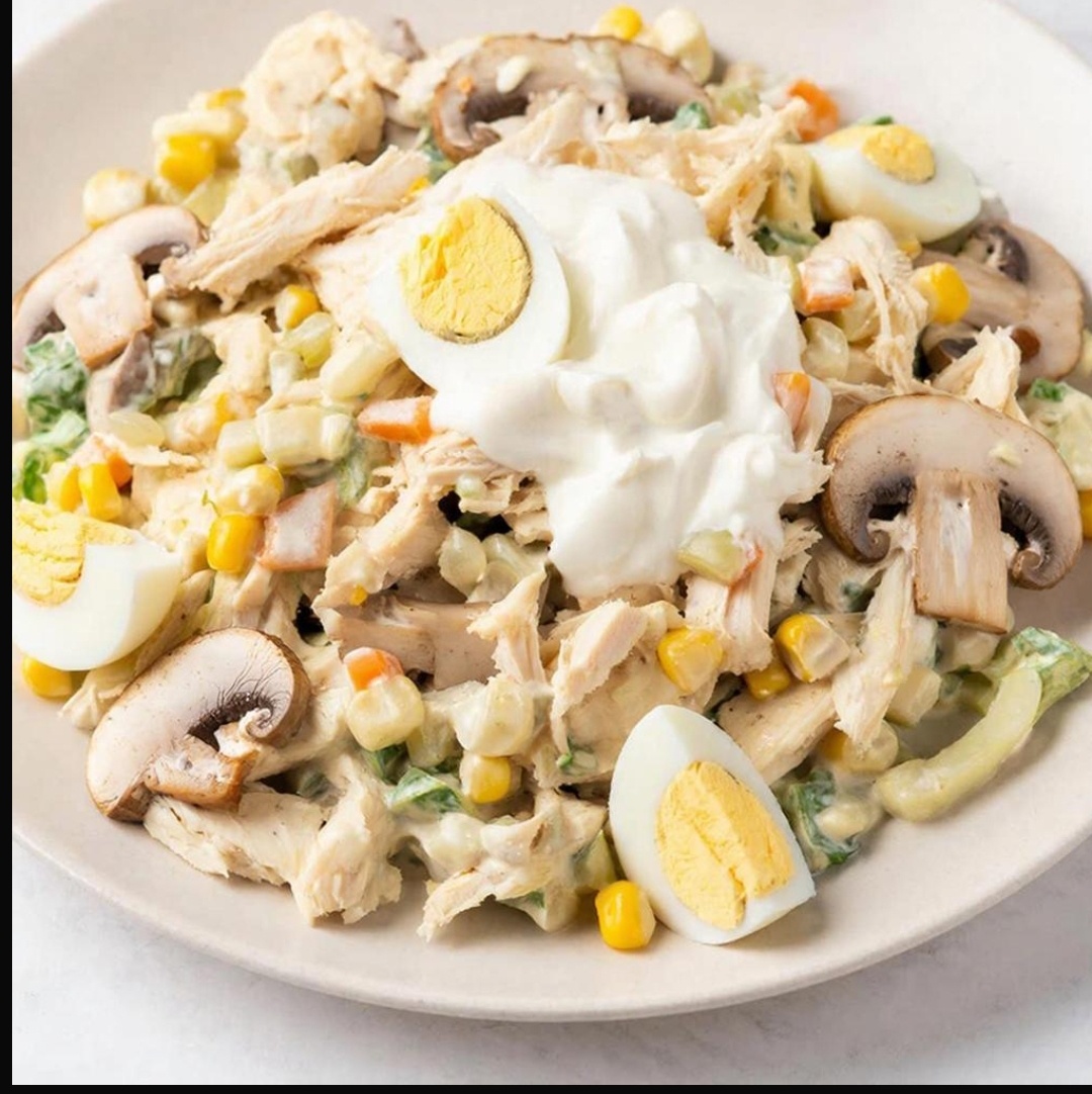 Салат с курицей и шампиньонами 
