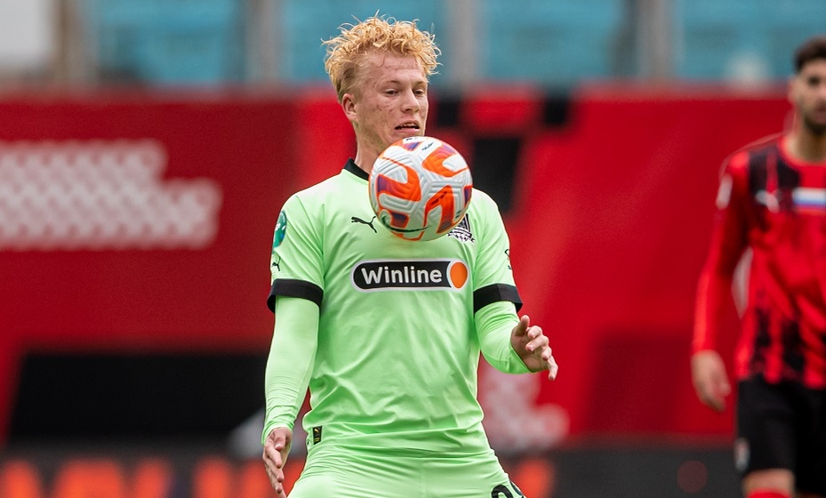    Кривцов отпраздновал гол в маске Человека-паука и получил дисквалификацию. Фото: Global Look Pres