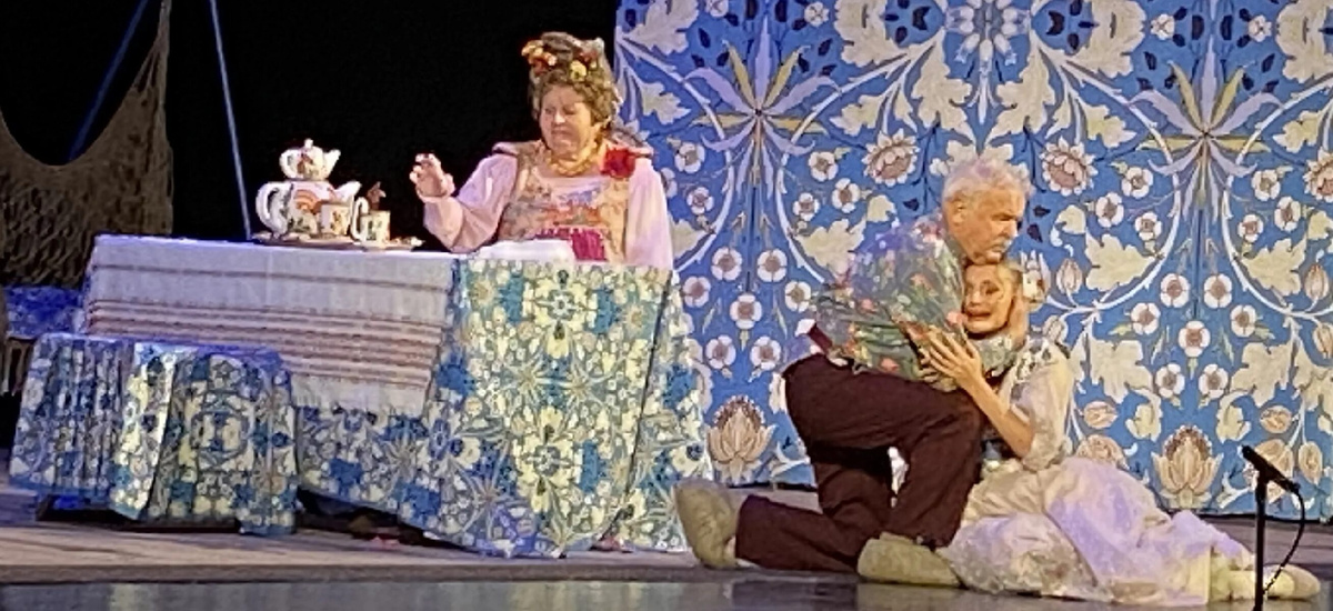 Сцена из спектакля-бенефиса Ирины Муравьёвой и Сергея Никоненко