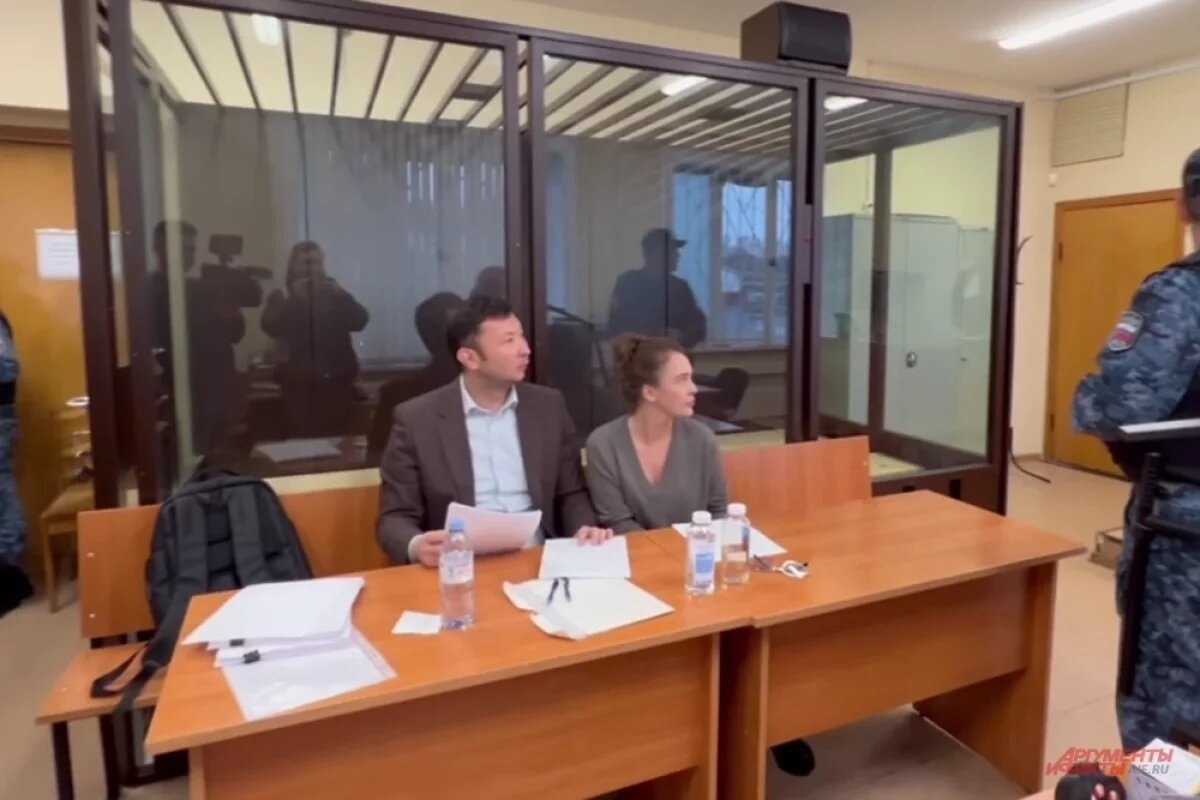    Хаминский: Аглаю Тарасову отправят в колонию, если она нарушит условия суда