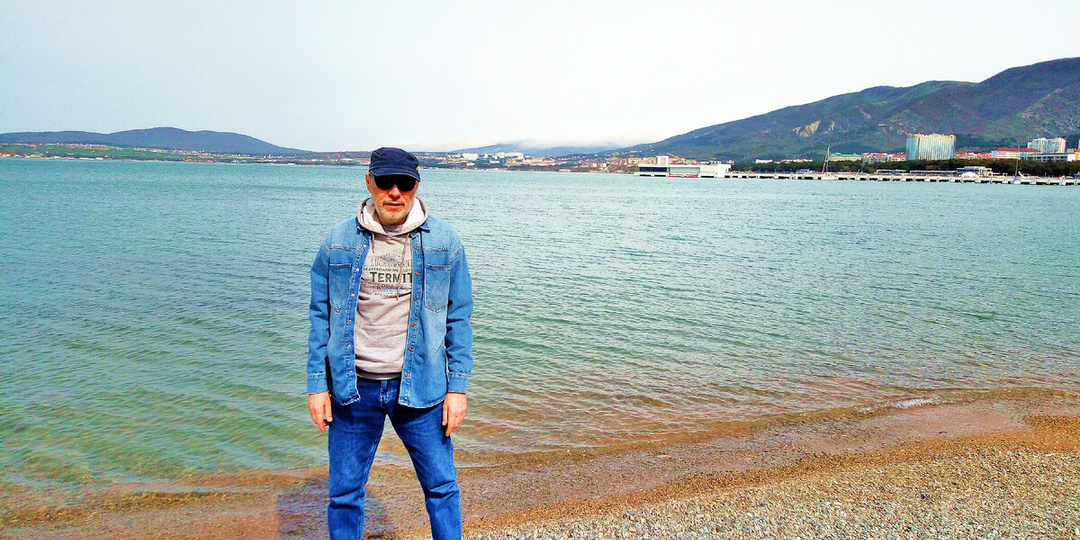 Варваре надоело, что муж приводит в гости своих друзей, не спрашивая у неё разрешения