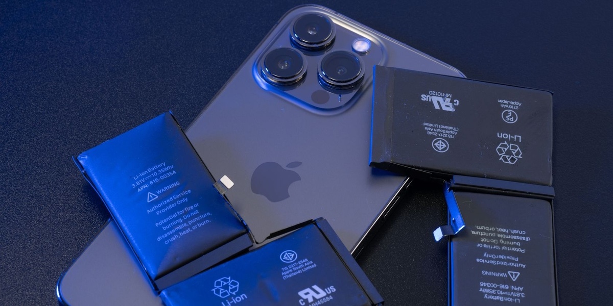    Определяем, вскрывался айфон или нет. Изображение: makeuseof.com