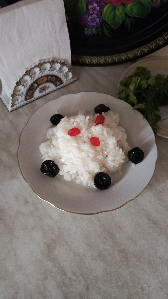 Отварной рис на гарнир. Фото автора.