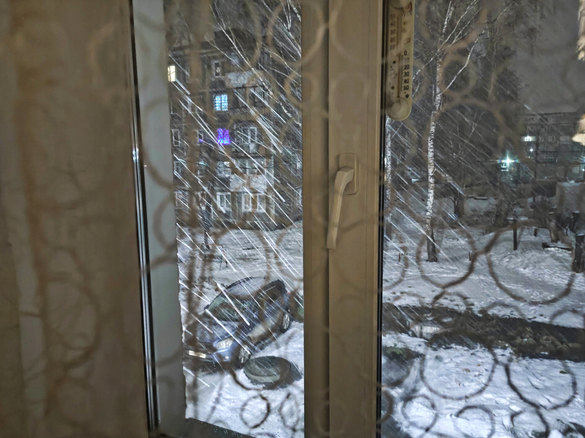 Фото автора Снег за окном 